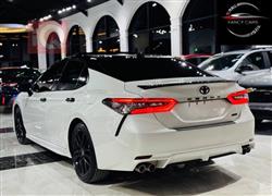 تۆیۆتا کامری